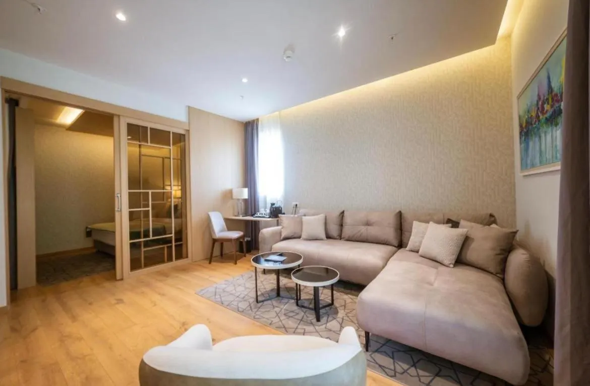 Nina Apartment Rijeka 0*,
